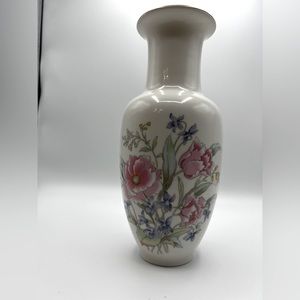 Vintage Japan Fine China Vase  Ivory w Gold Trim Pink Flowers in excellent used